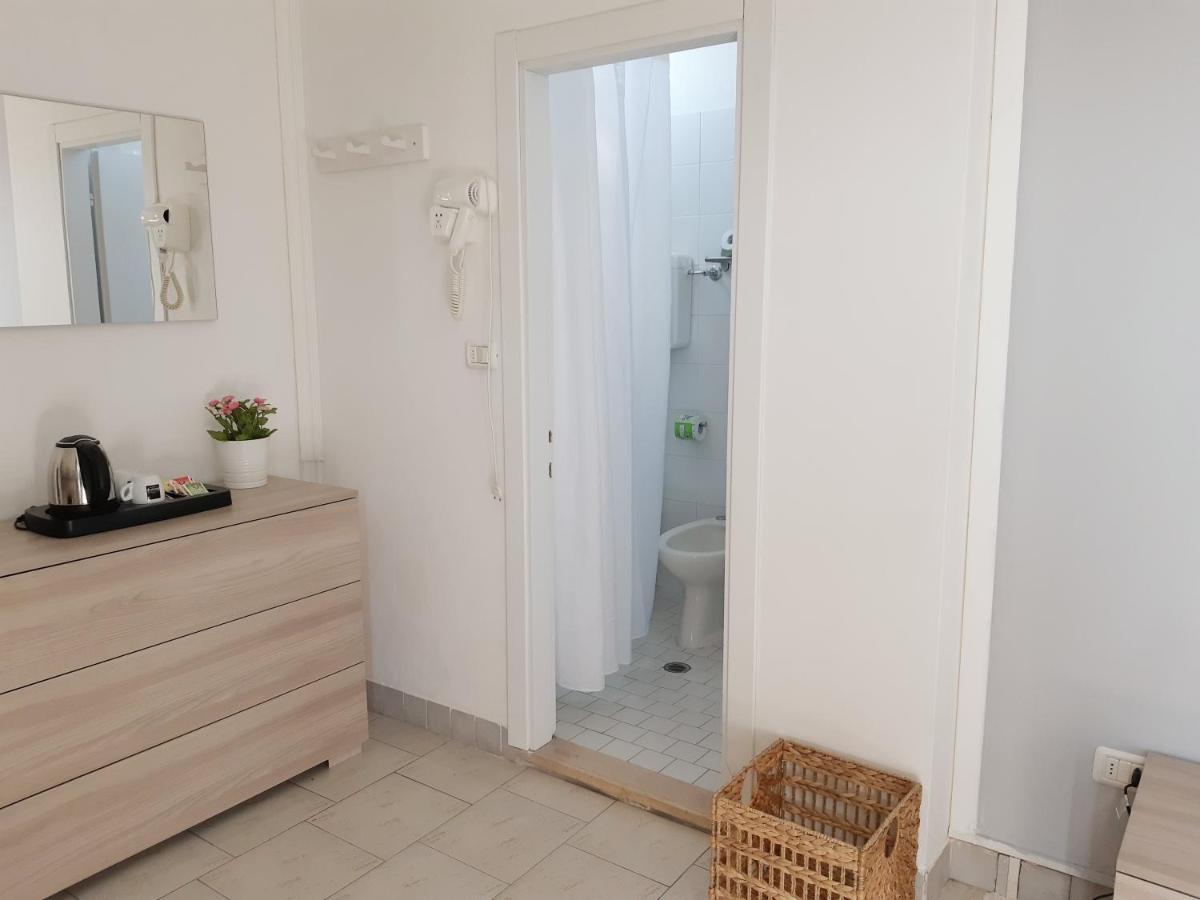 Hotel Mara Rimini Bagian luar foto