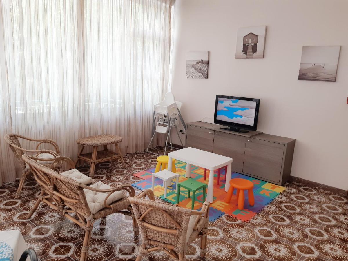 Hotel Mara Rimini Bagian luar foto