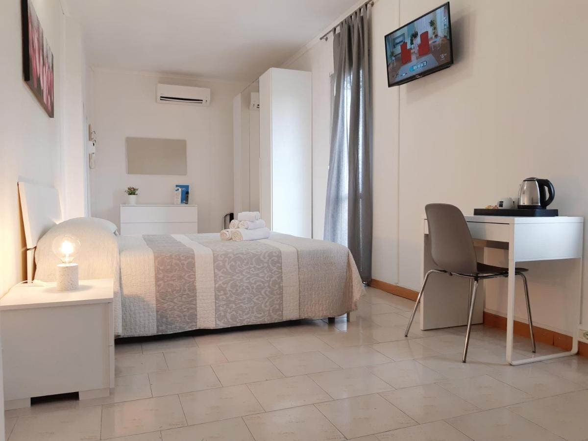 Hotel Mara Rimini Bagian luar foto