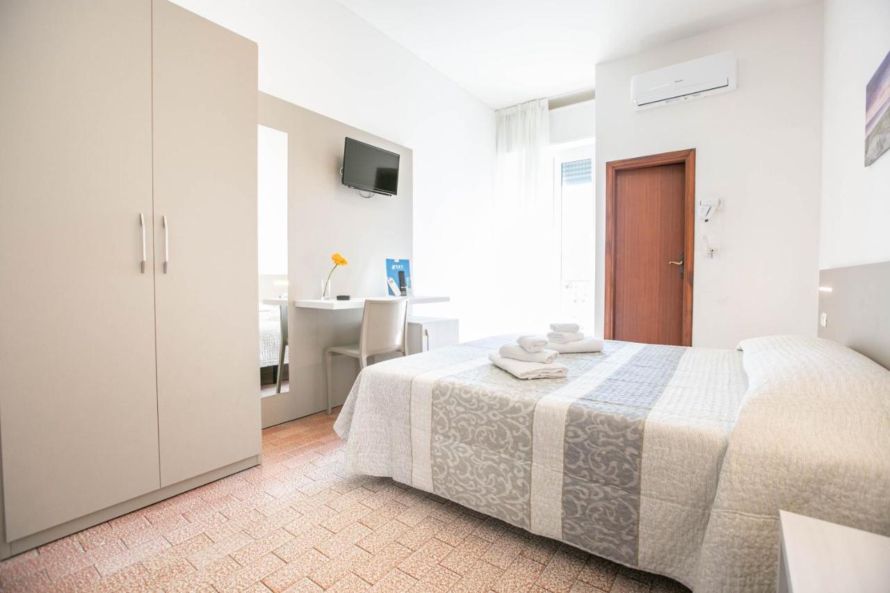 Hotel Mara Rimini Bagian luar foto