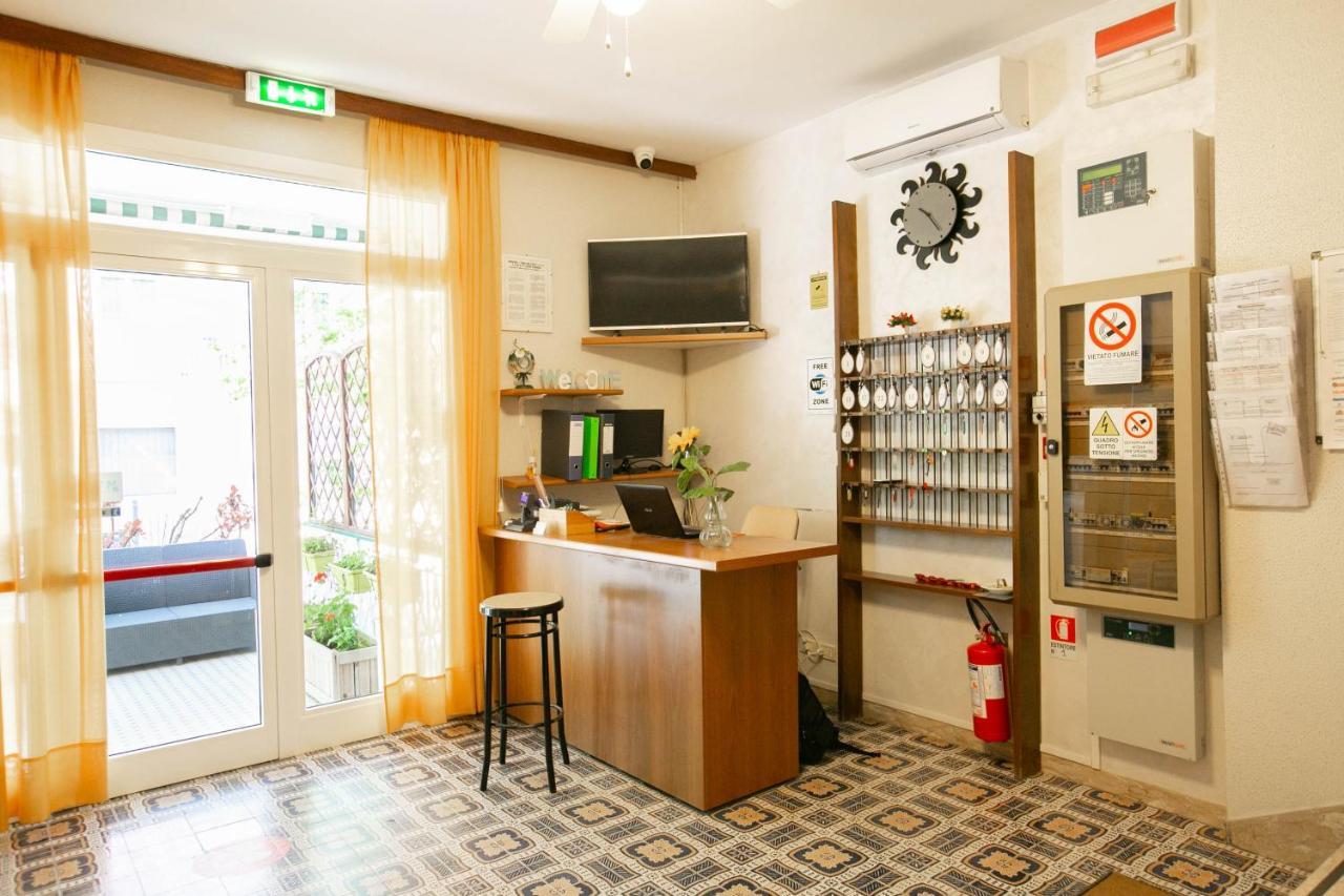 Hotel Mara Rimini Bagian luar foto