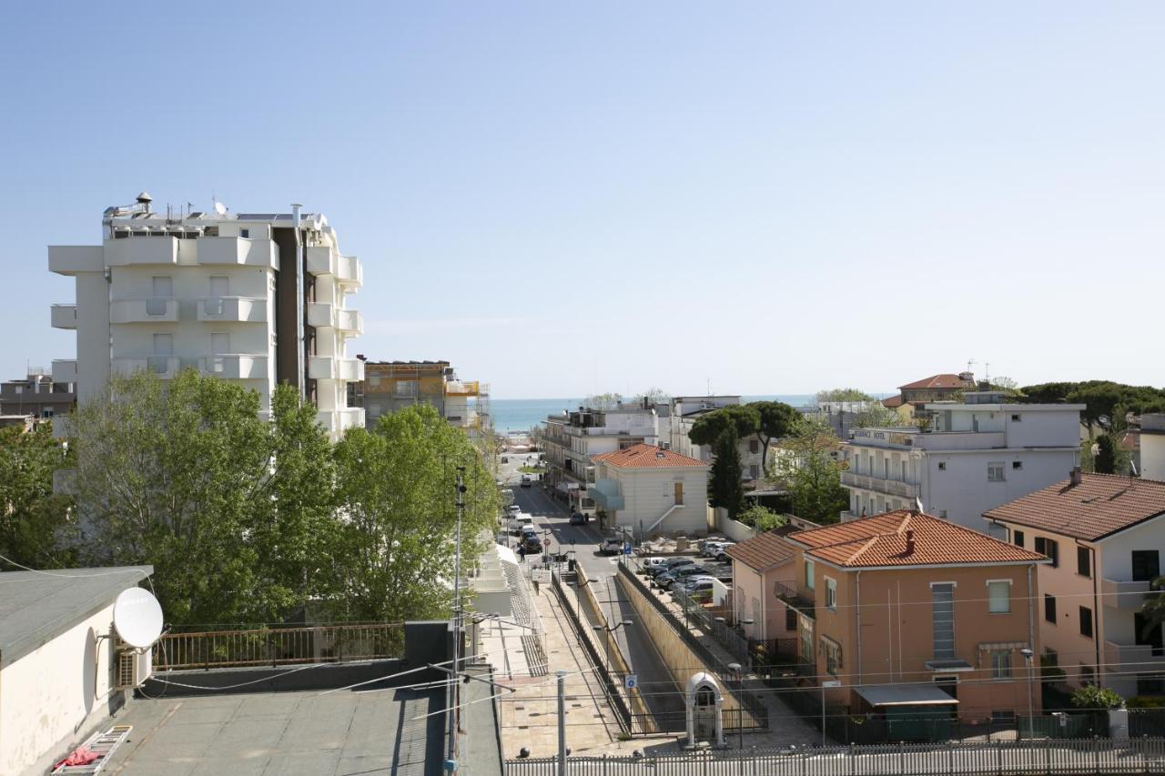 Hotel Mara Rimini Bagian luar foto