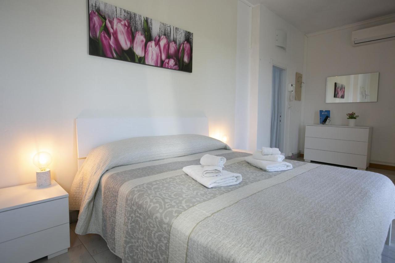 Hotel Mara Rimini Bagian luar foto