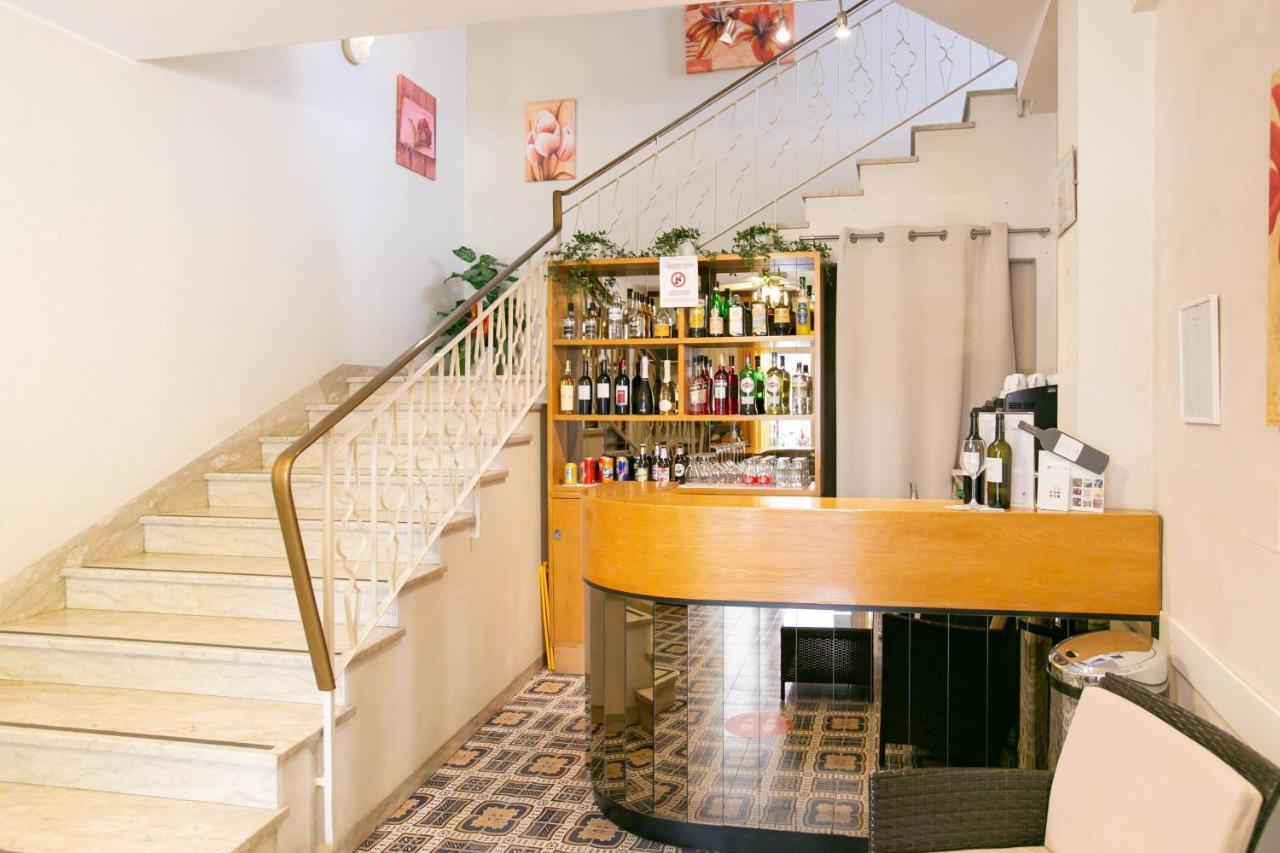 Hotel Mara Rimini Bagian luar foto