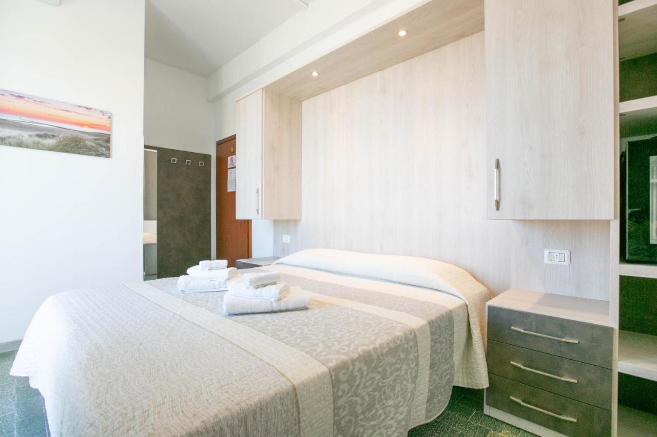 Hotel Mara Rimini Bagian luar foto
