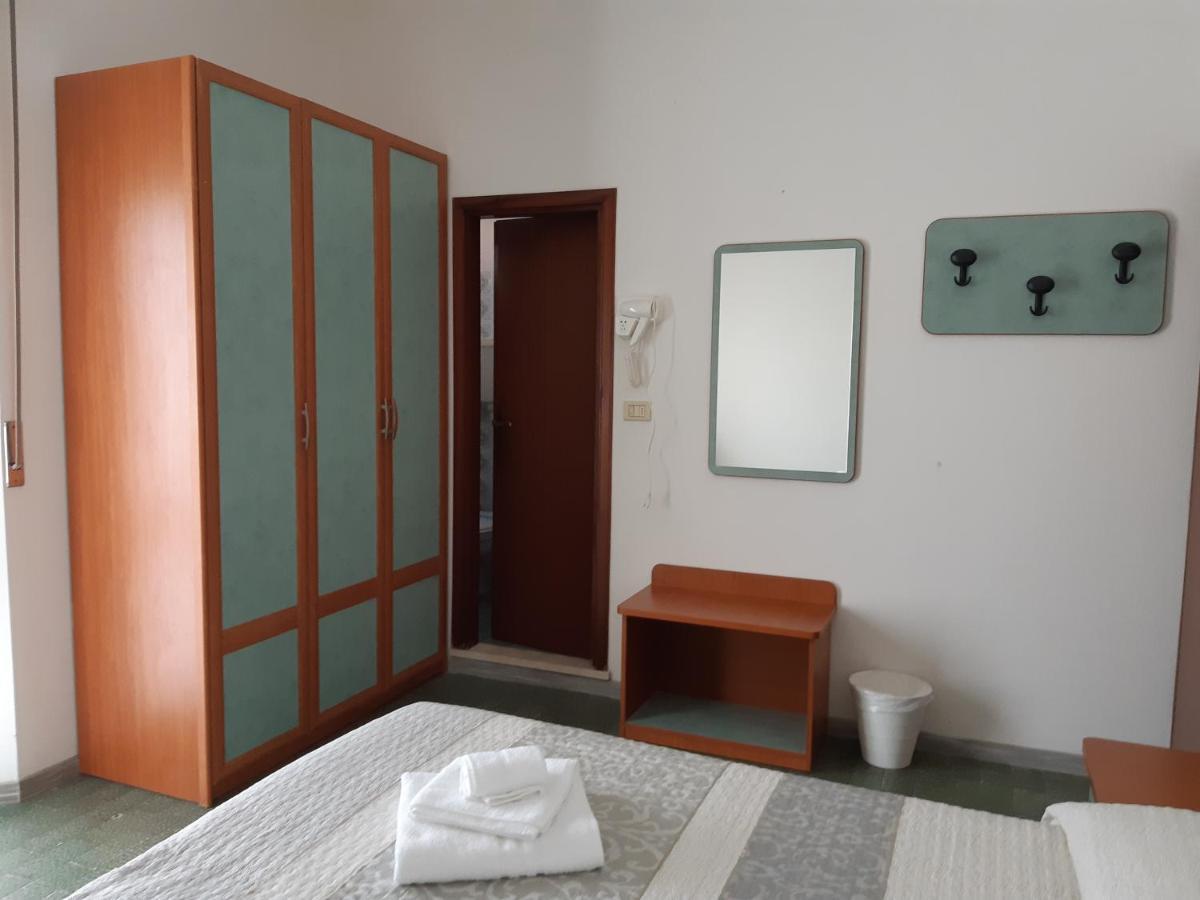 Hotel Mara Rimini Bagian luar foto