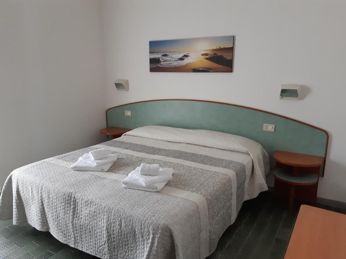 Hotel Mara Rimini Bagian luar foto
