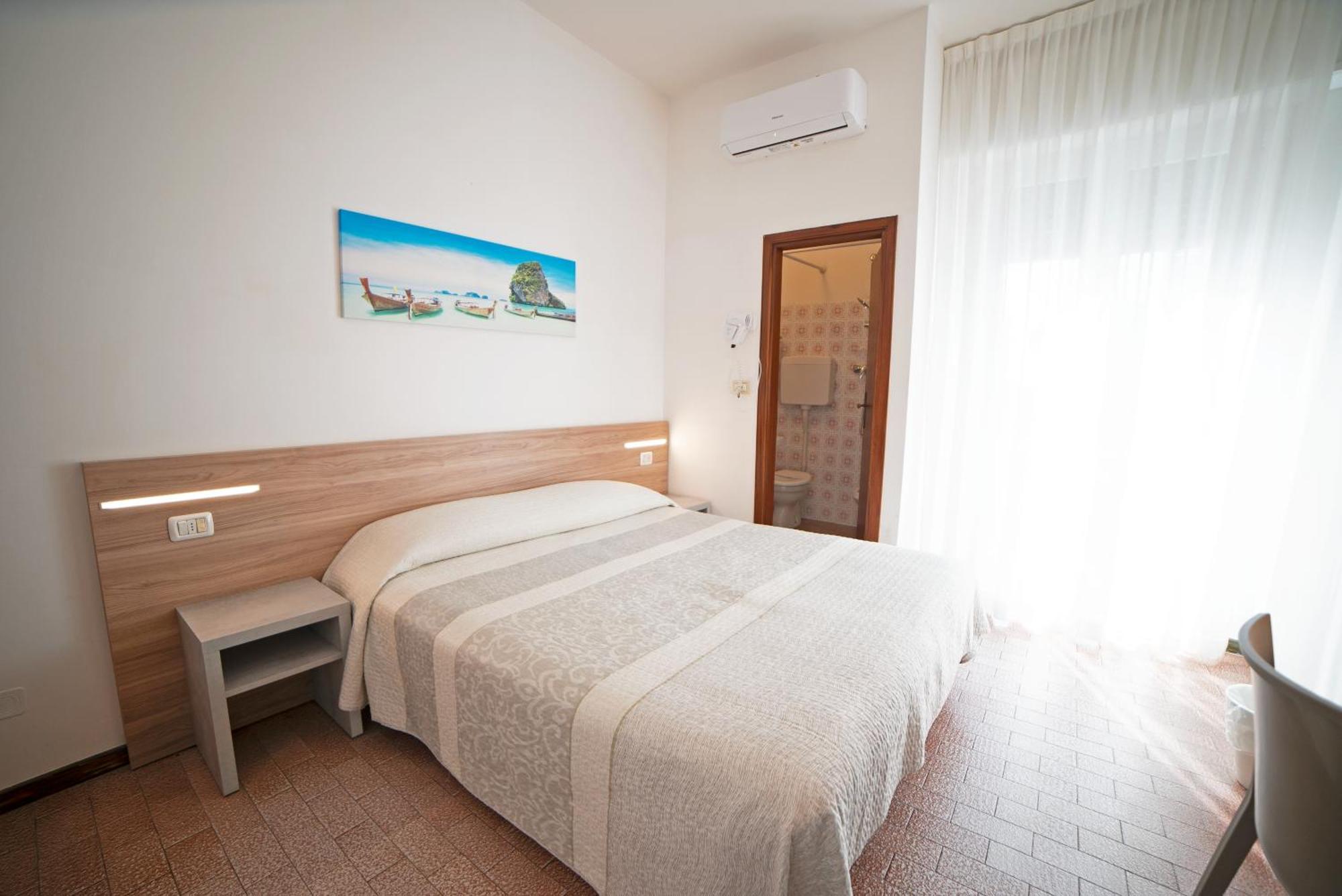Hotel Mara Rimini Bagian luar foto
