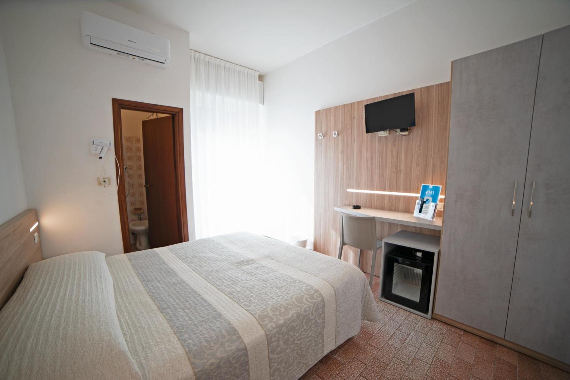 Hotel Mara Rimini Bagian luar foto