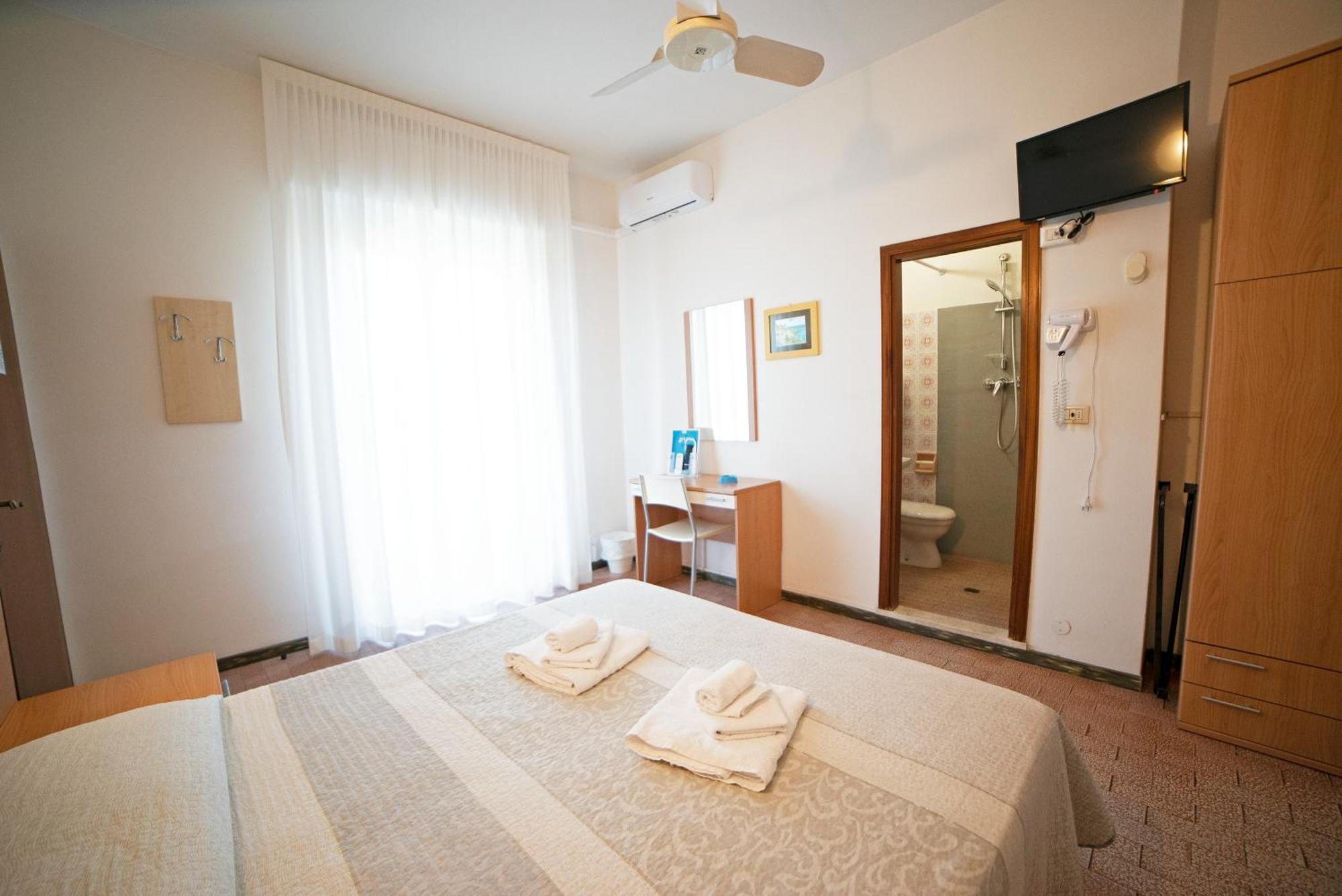 Hotel Mara Rimini Bagian luar foto