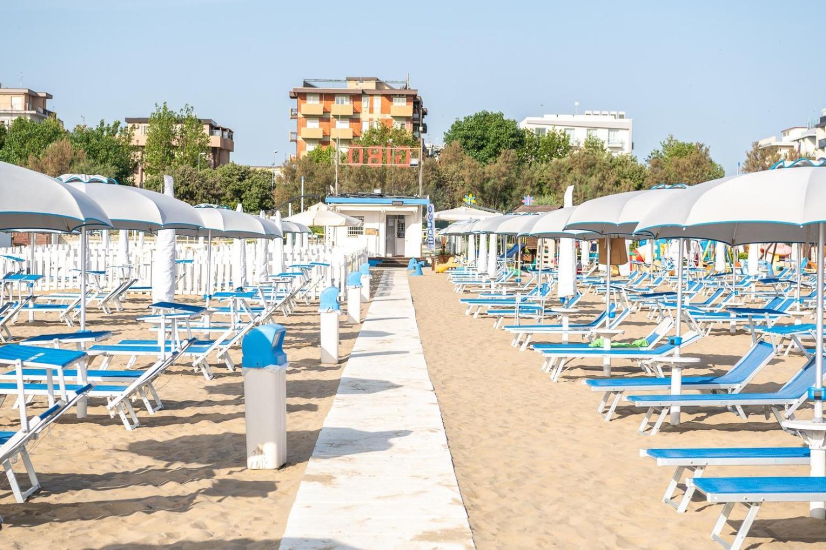 Hotel Mara Rimini Bagian luar foto