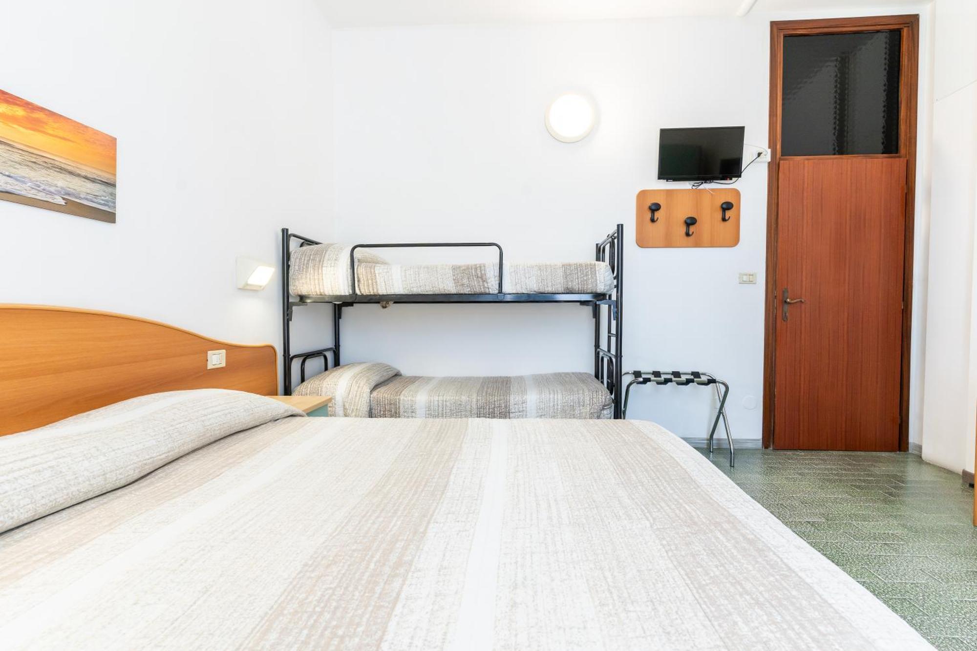 Hotel Mara Rimini Bagian luar foto