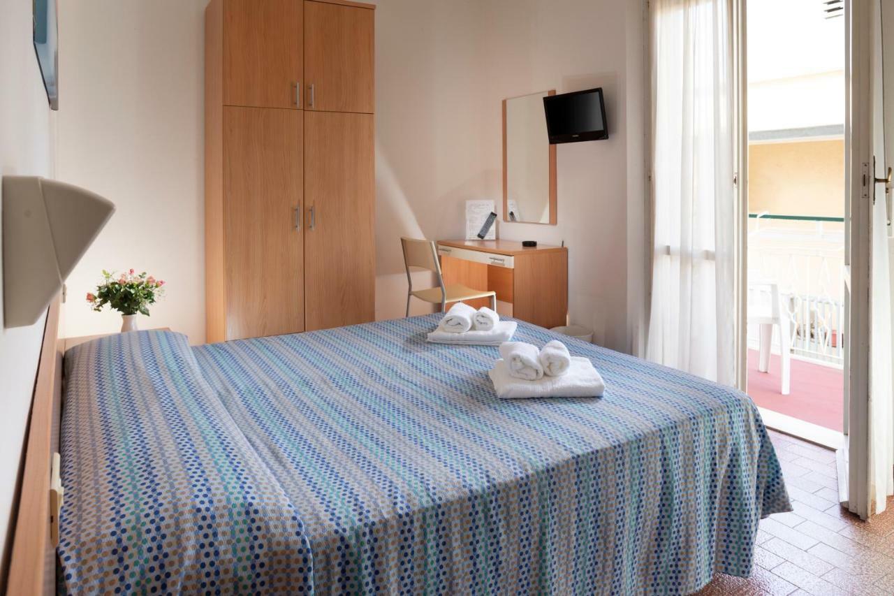 Hotel Mara Rimini Bagian luar foto