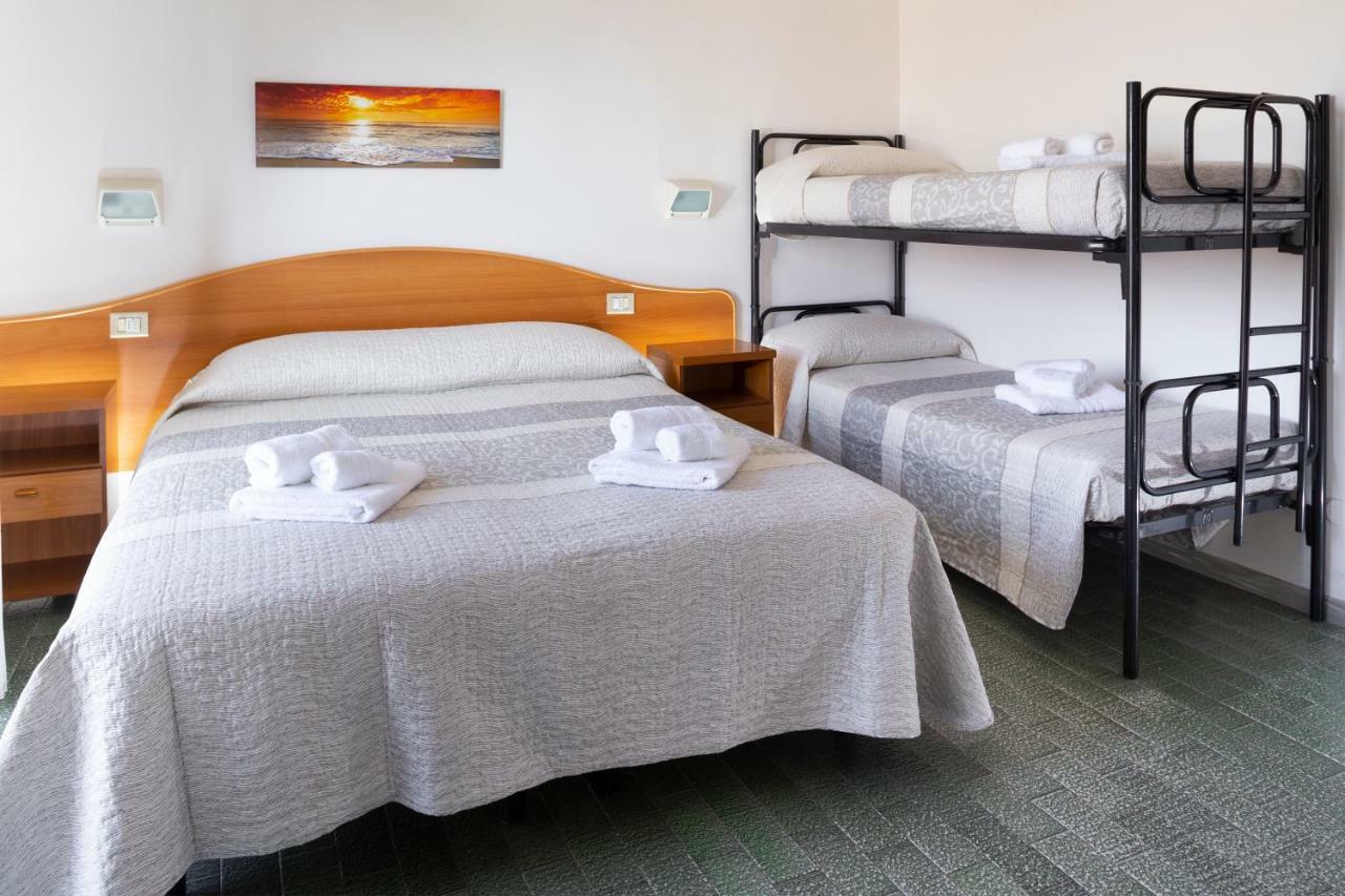 Hotel Mara Rimini Bagian luar foto