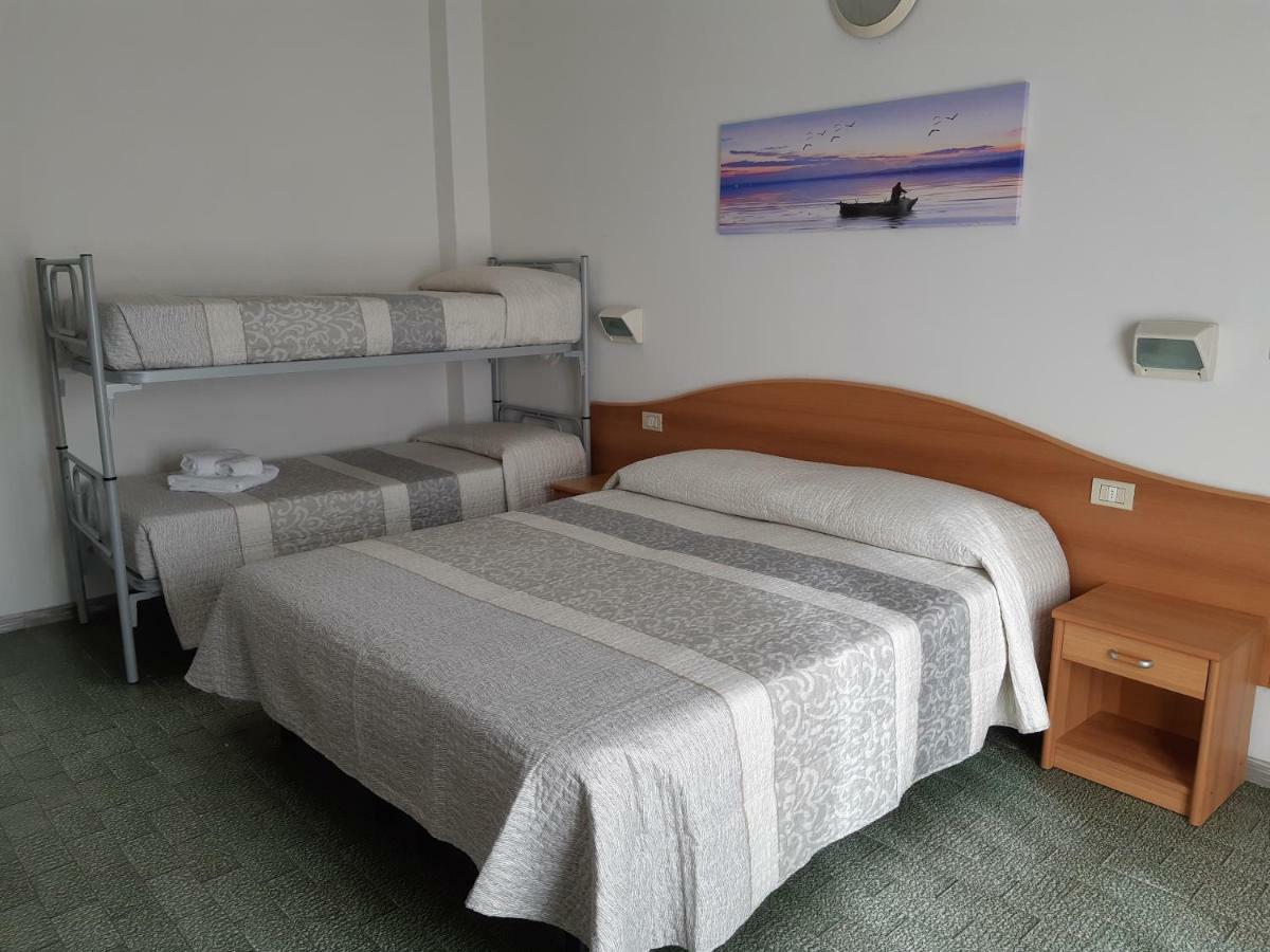 Hotel Mara Rimini Bagian luar foto