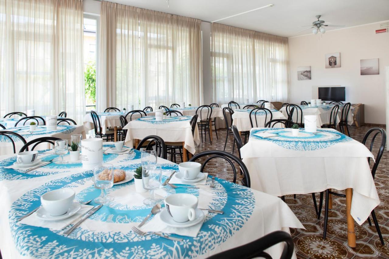 Hotel Mara Rimini Bagian luar foto